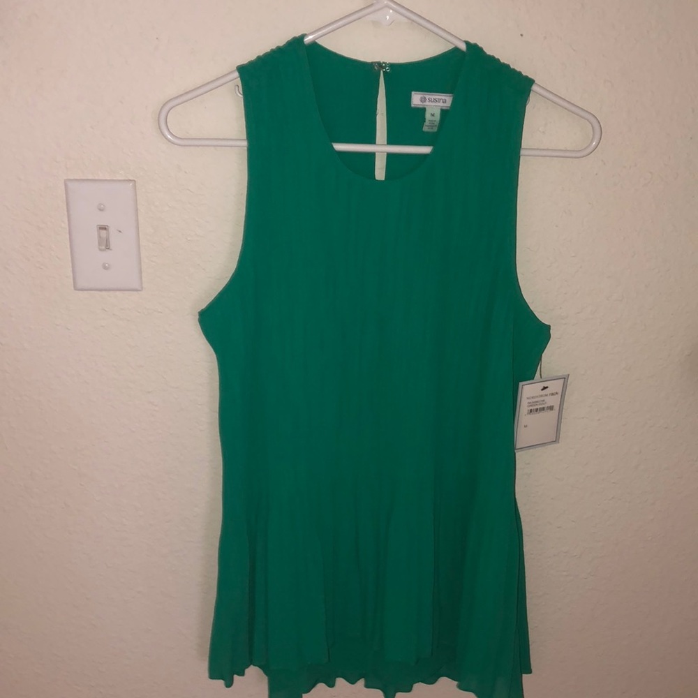 NWT Green Sleeveless Top